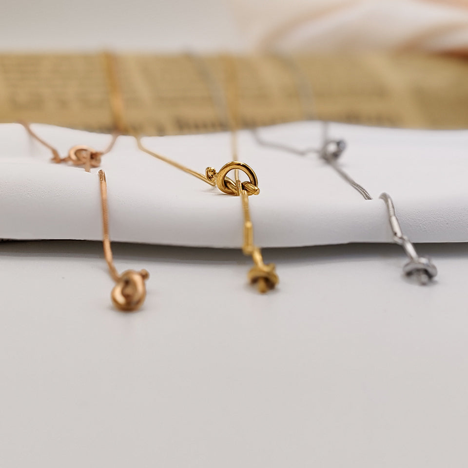 The Lila Necklace — Fluid Form, Feminine Edge
