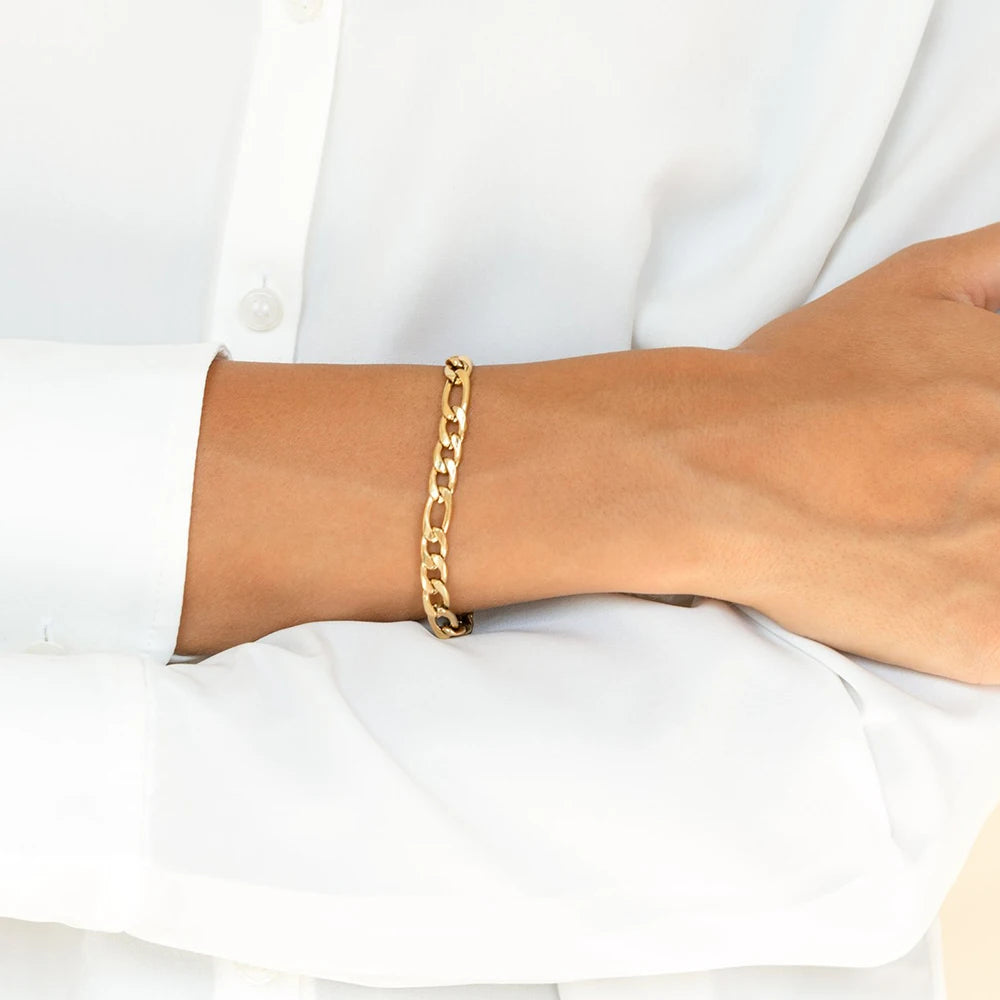 The Nawal Bracelet — Bold Chain, Quiet Power