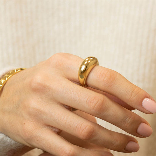 The Elara Ring — Curve in All the Right Places