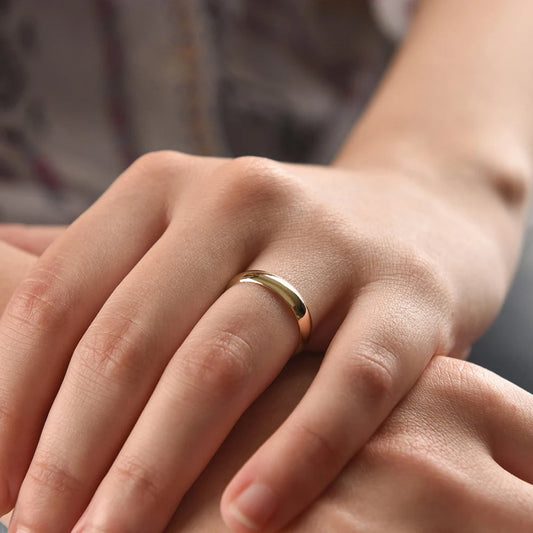 The Saffir Ring — Smooth Edge, Bold Energy